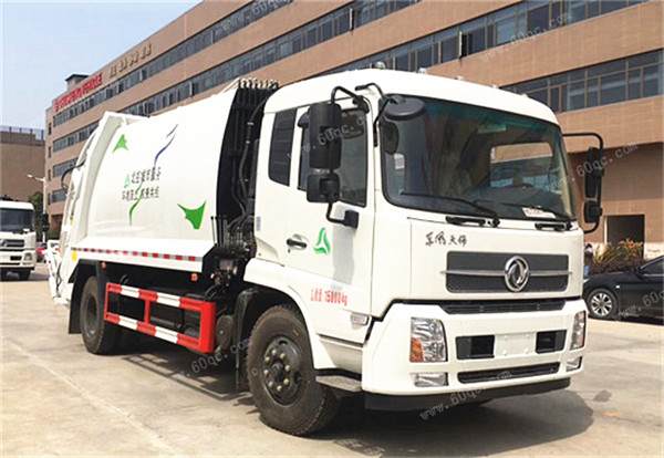 國(guó)五東風(fēng)天錦壓縮式垃圾車