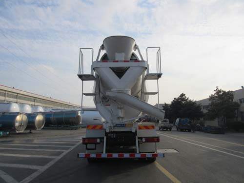 福田前四后八攪拌車
