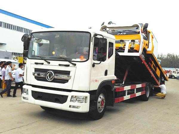 東風(fēng)新款D9平板清障車