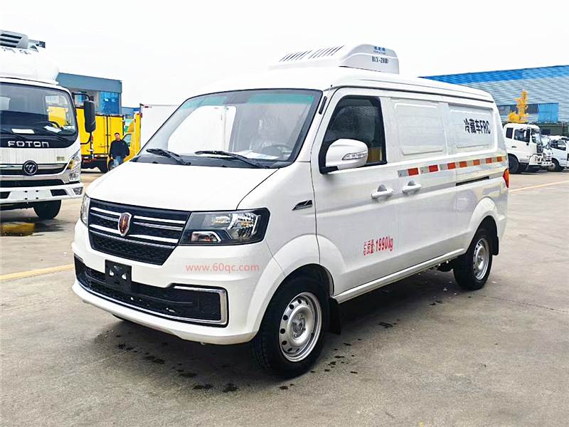 金杯新海獅面包冷藏車