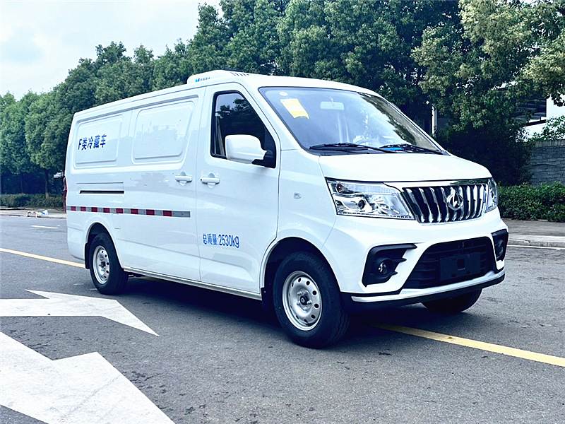 長安睿行M80面包冷藏車