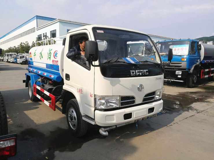 東風福瑞卡灑水車