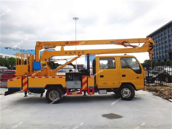 慶鈴五十鈴雙排16米高空作業(yè)車