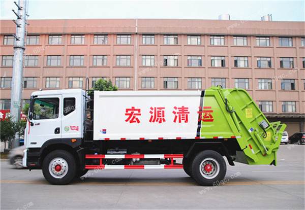 東風多利卡D9壓縮垃圾車