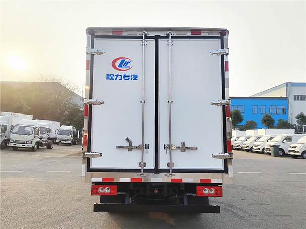 福田歐馬可X卡冷藏車(chē)
