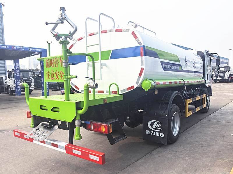 東風(fēng)華神T1灑水車