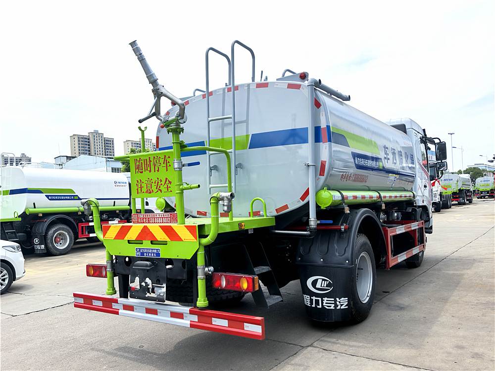國(guó)六東風(fēng)華神F5灑水車