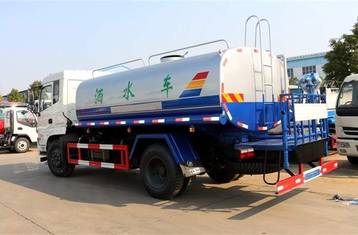 東風專底12噸灑水車