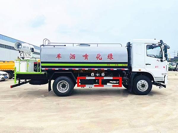 東風F5華神12噸霧炮車