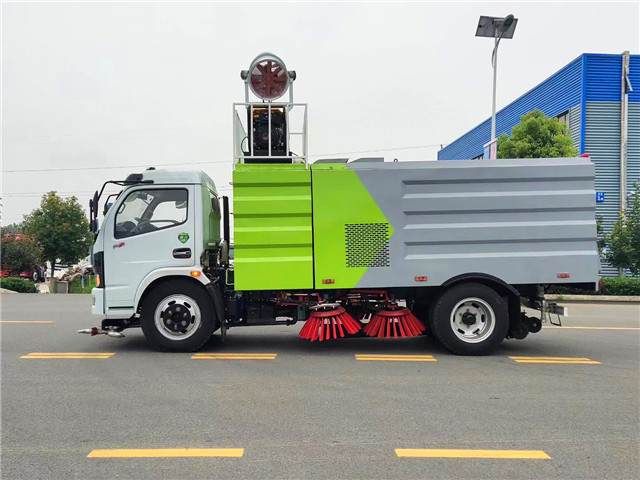 東風(fēng)福瑞卡F7掃路車