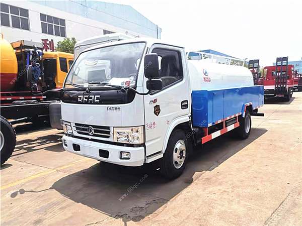 東風(fēng)多利卡D6高壓清洗車(chē)