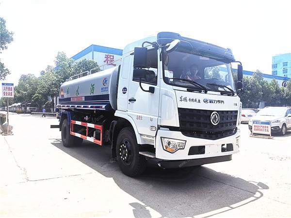 康明斯灑水車多少錢，東風12噸14噸康明斯灑水車參數表