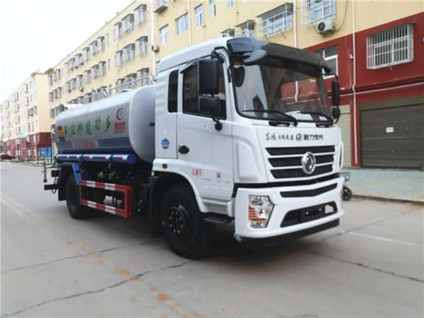 東風D3灑水車12噸霧炮車發(fā)車北京！